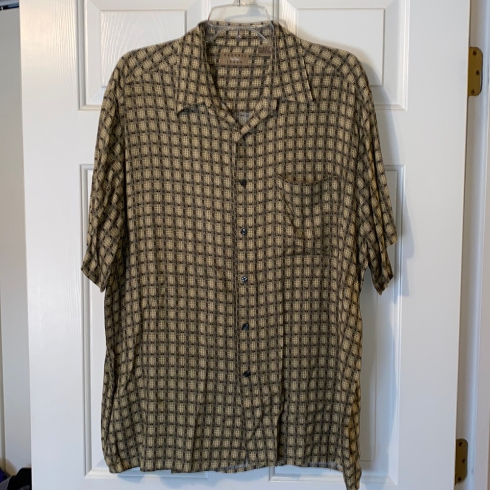 Men’s Natural Issue casual button down shirt